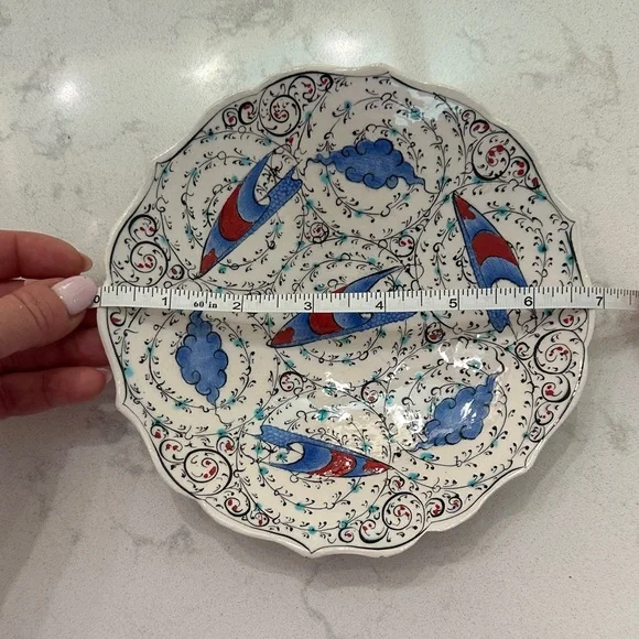 Turkish Iznik Hand-Painted Blue and Red Decorative Ceramic Wall Plate - Picture 5 of 5